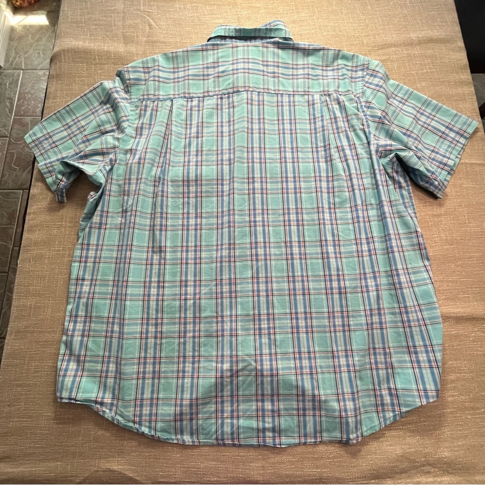 Izod Men’s 3XLT Non-Iron Stretch Short-Sleeve Plaid Button-Down Shirt in Blue - Picture 2 of 7